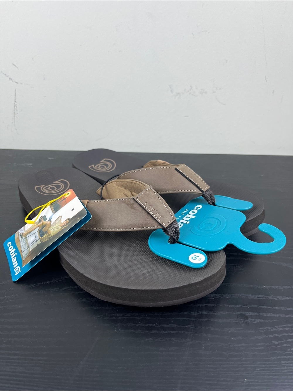Cobian Jay Bay Men's Size 10 Brown Black Flip Flop Thong Sandals NWT